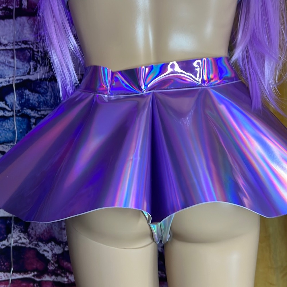 New Holographic RAVE Clasp Skirt - Picture 9 of 16
